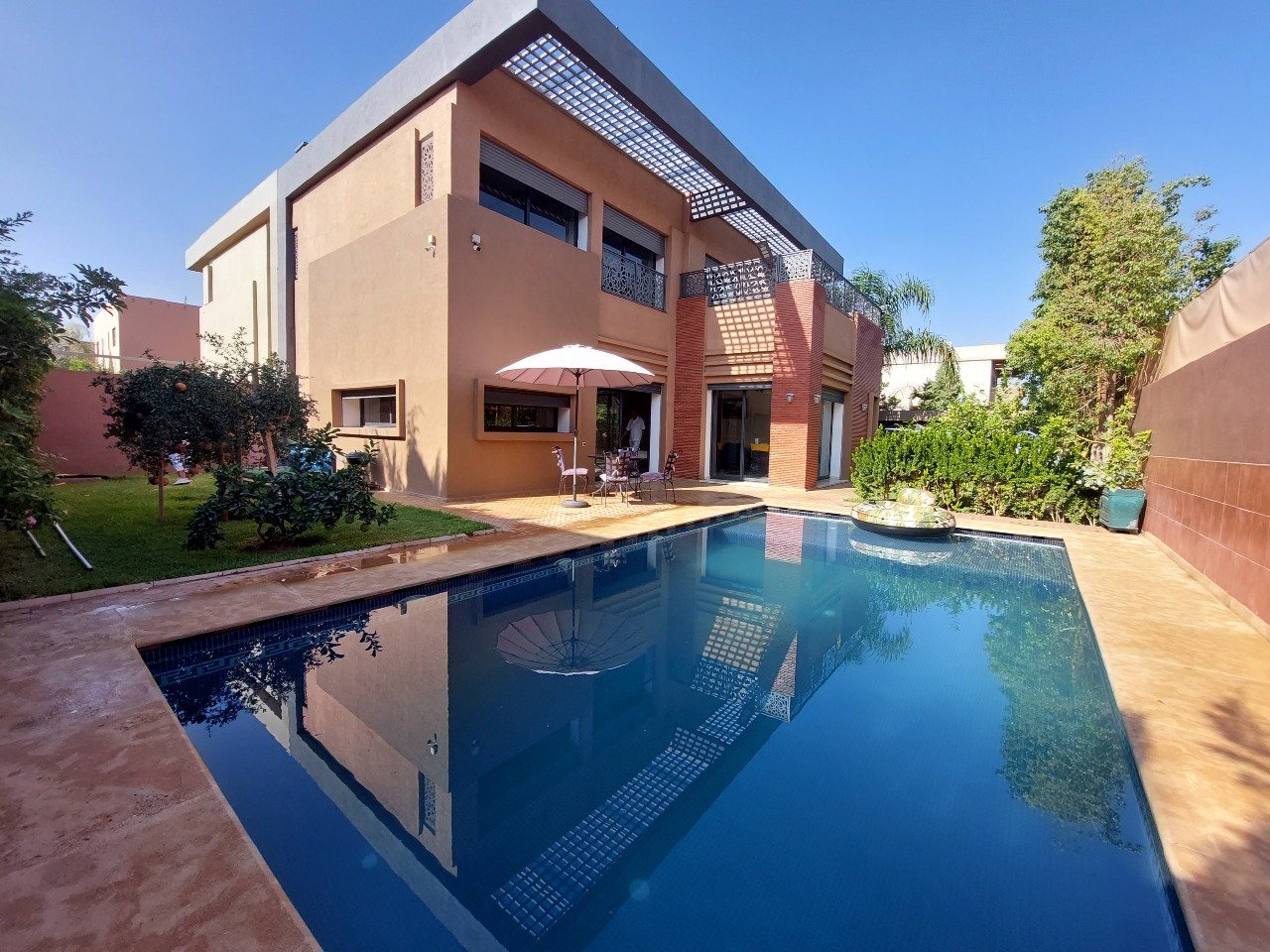 À vendre – superbe villa moderne rte ourika km. 9