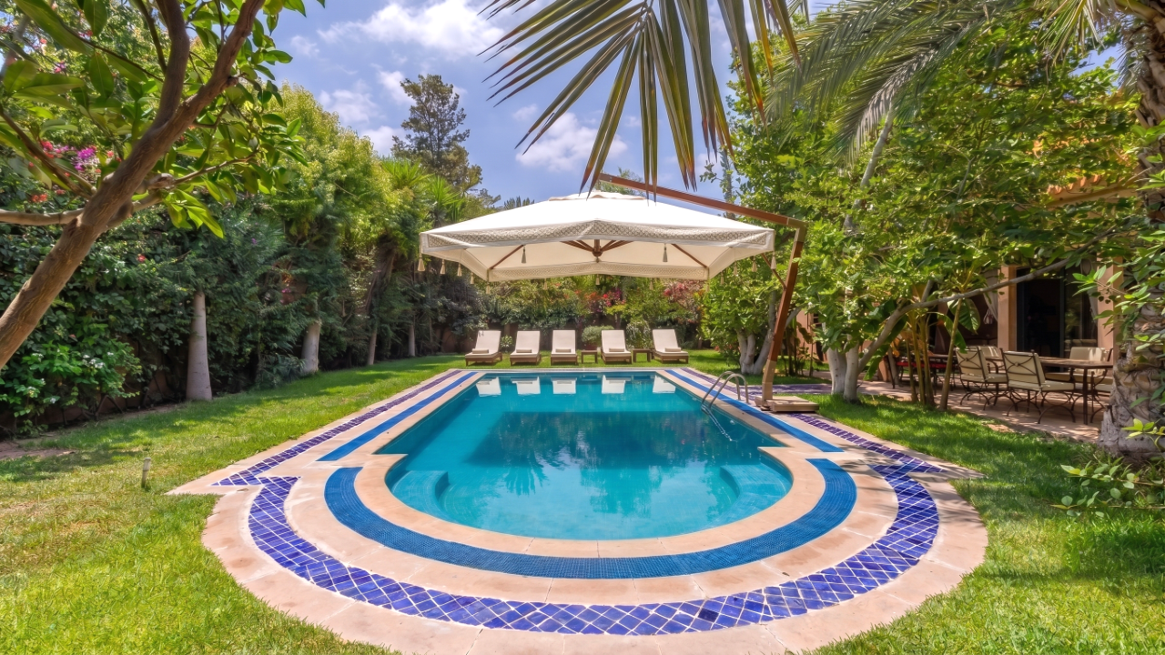 Belle Villa de style Bocarra, de 6 Chambres sur 1300 m² en Location Longue Durée vide ou meublée à Amelkis 