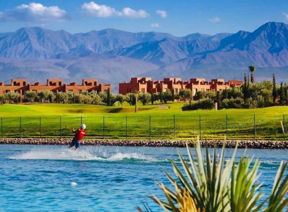 Belle villa  dans une résidence golfique, avec piscine