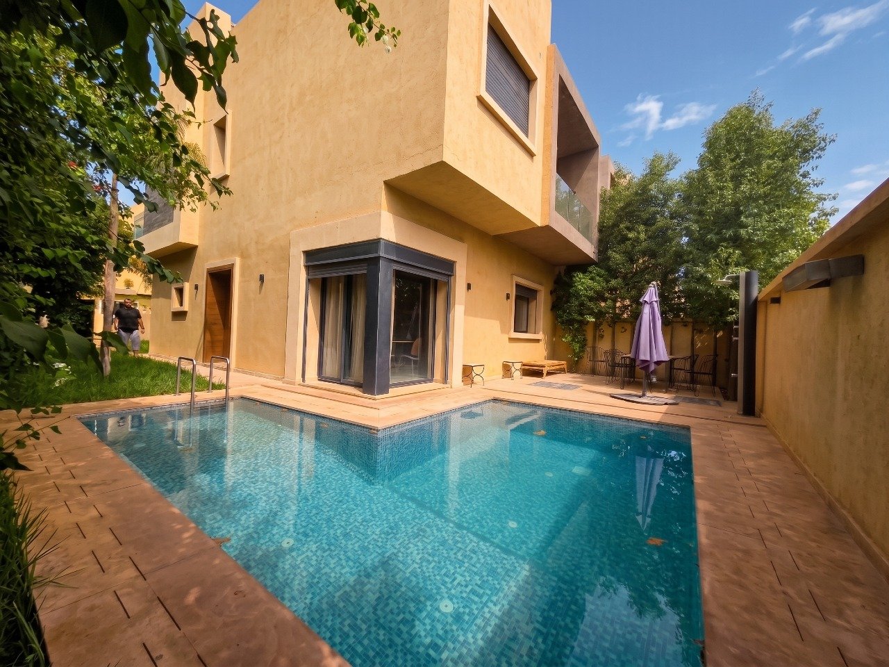 Belle villa 3 chambres Meublée avec piscine à cherifia début Rte Amimiz 