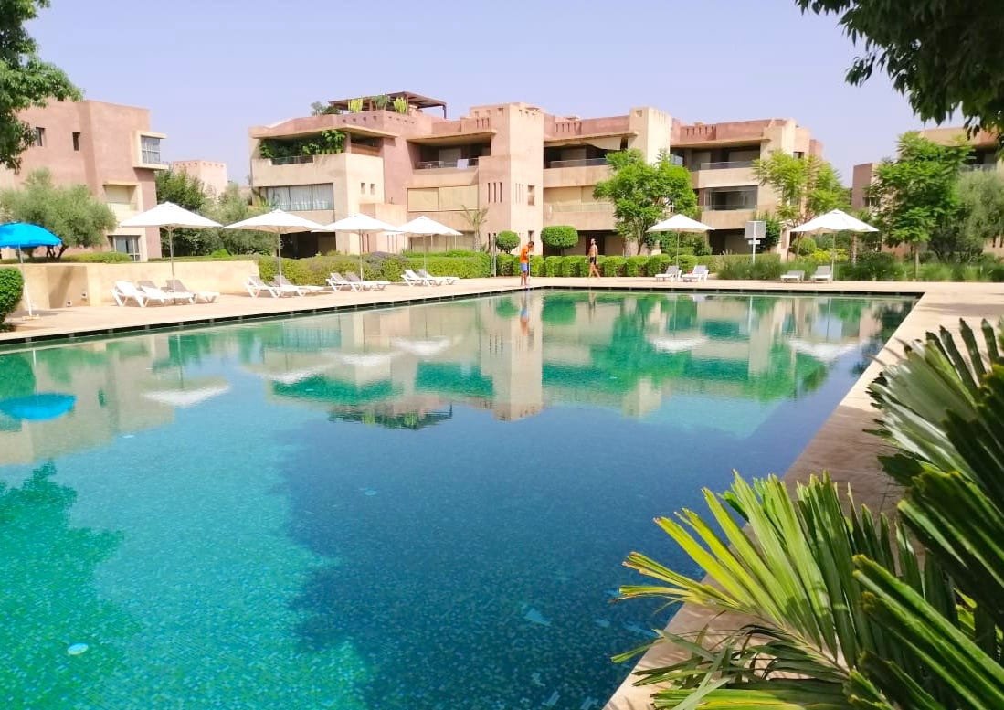 A louer meublé ce superbe appartement avec une belle terrasse vue magnifique sur le Golf et la piscine à Prestigia-Ambre