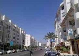 Appartement de 3 ch à louer vide en bon état situé en plein centre d'Agadir à l'Avenue des FAR