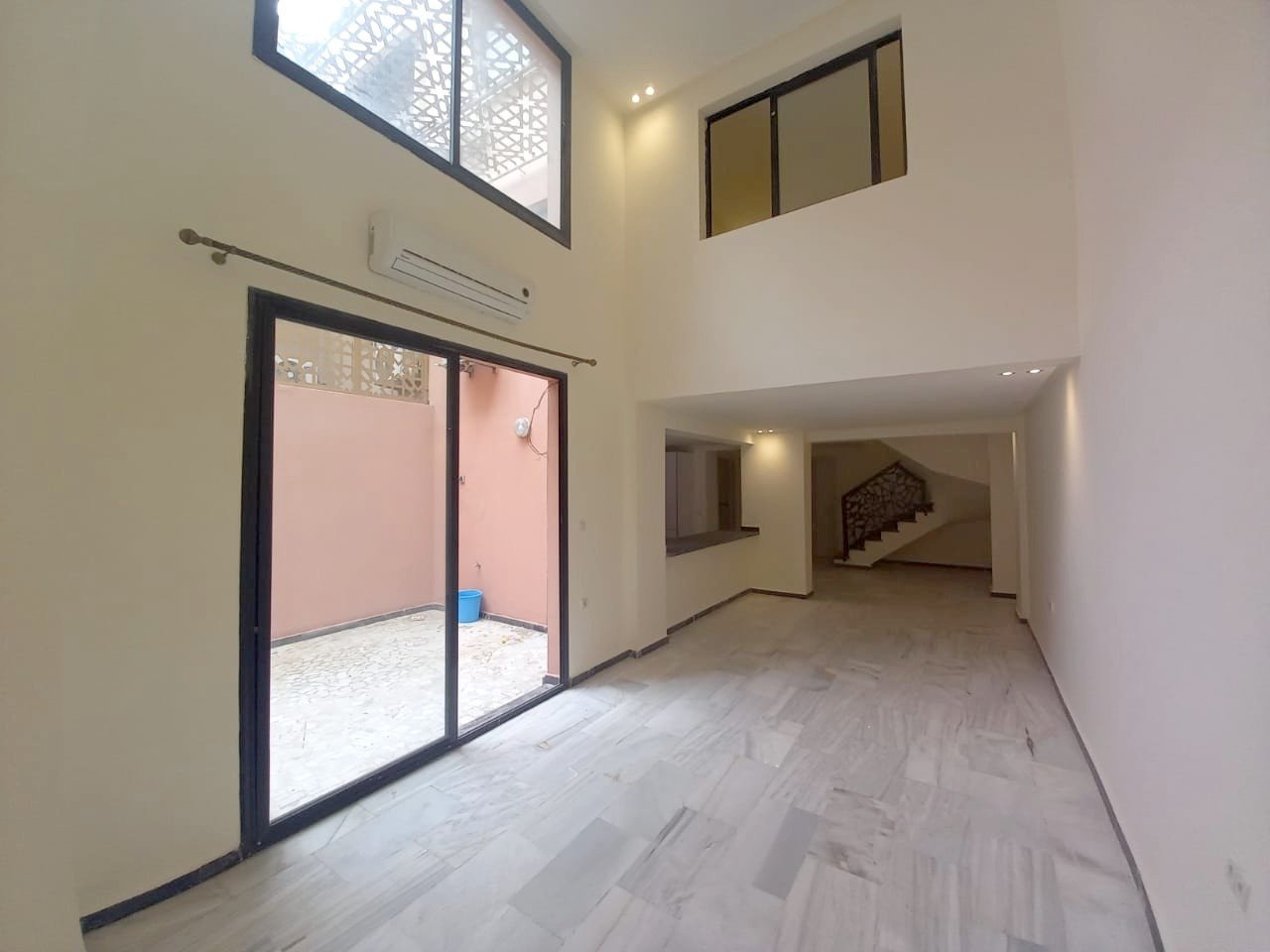 Duplex vide de 2 chambres 2 SDB avec terrasse à Guéliz - Marrakech