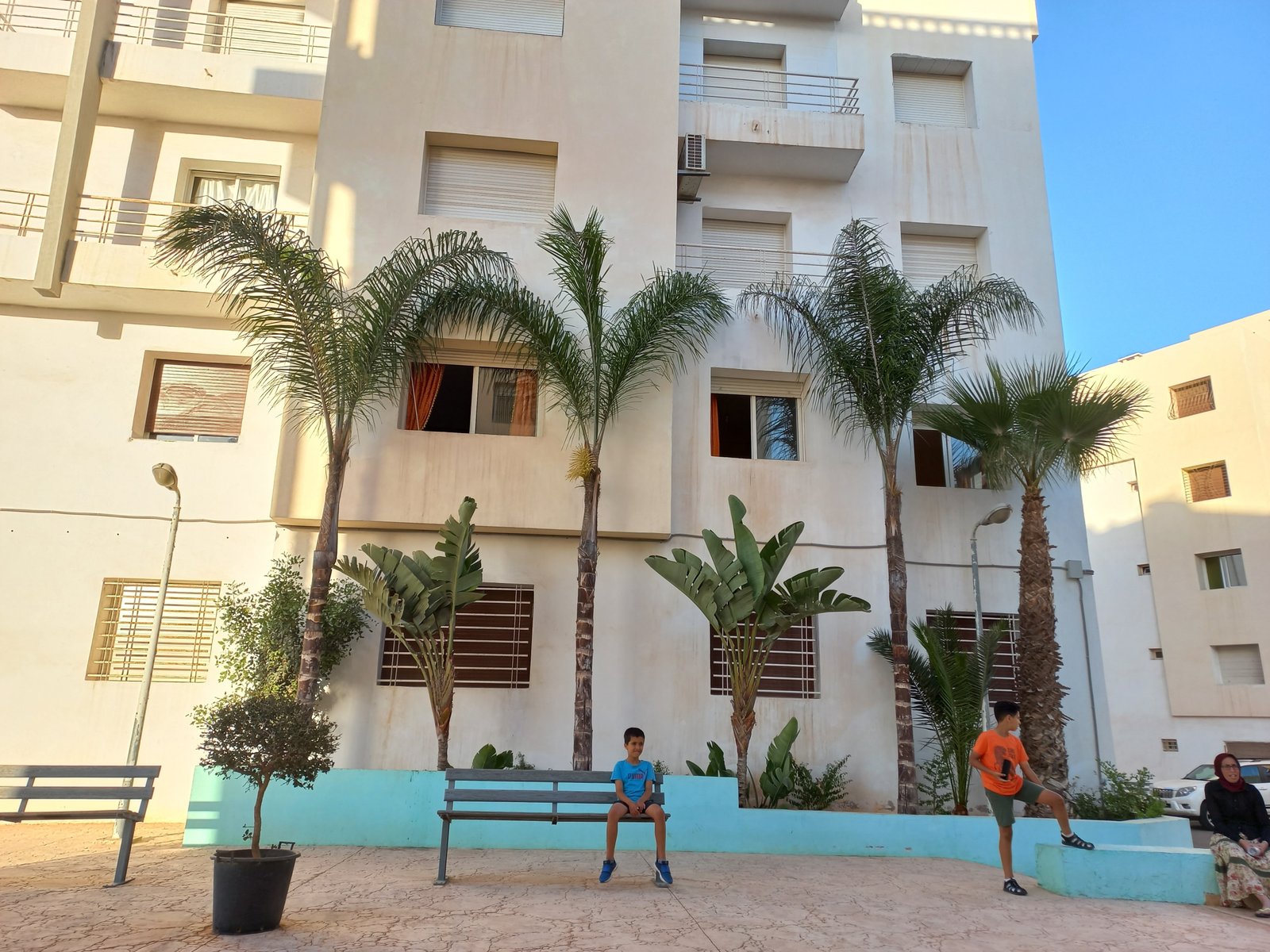 Joli appartement meublé à louer à Haut-Founty, de 3 chambre dans un immeuble sécurisé et calme jouir et nuit, 2 Façades