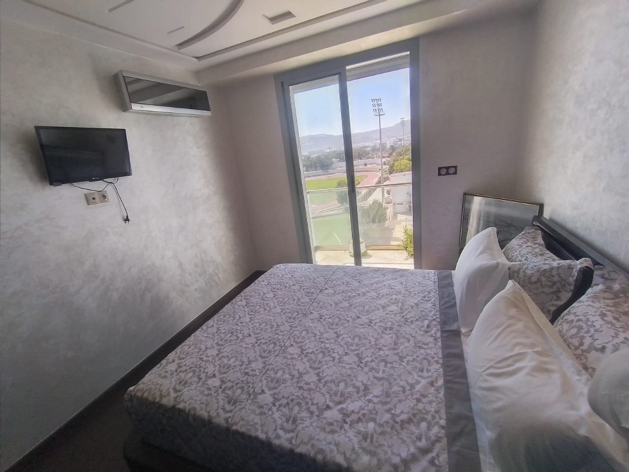 Très Bel Appartement en Location, Bien Fini et Meublé avec Décoration Moderne à Av Hassan II au Centre  ville d'Agadir