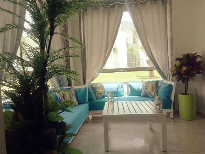 A louer un bel appartement  meublé avec  vue sur piscine et jardin d'une sup de 80 m² dans une résidence sécurisée et calme à Founty Agadir