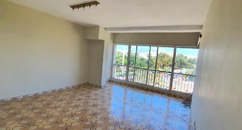 A louer un bel appartement F2 en plein centre ville vide d'une chambre d'une superf de 45m²  avec jolies vues sur le parc en face à Agadir