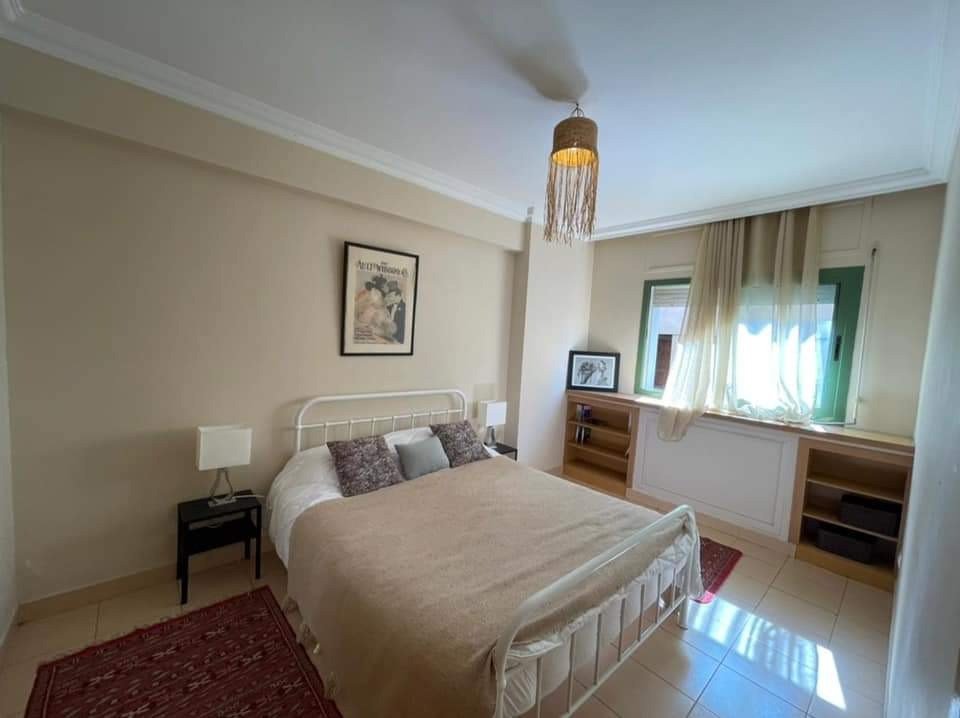 A Louer un Appartement Meublé situé dans l'hyper centre de Marrakech, 5 minutes à pied du Carré Éden.