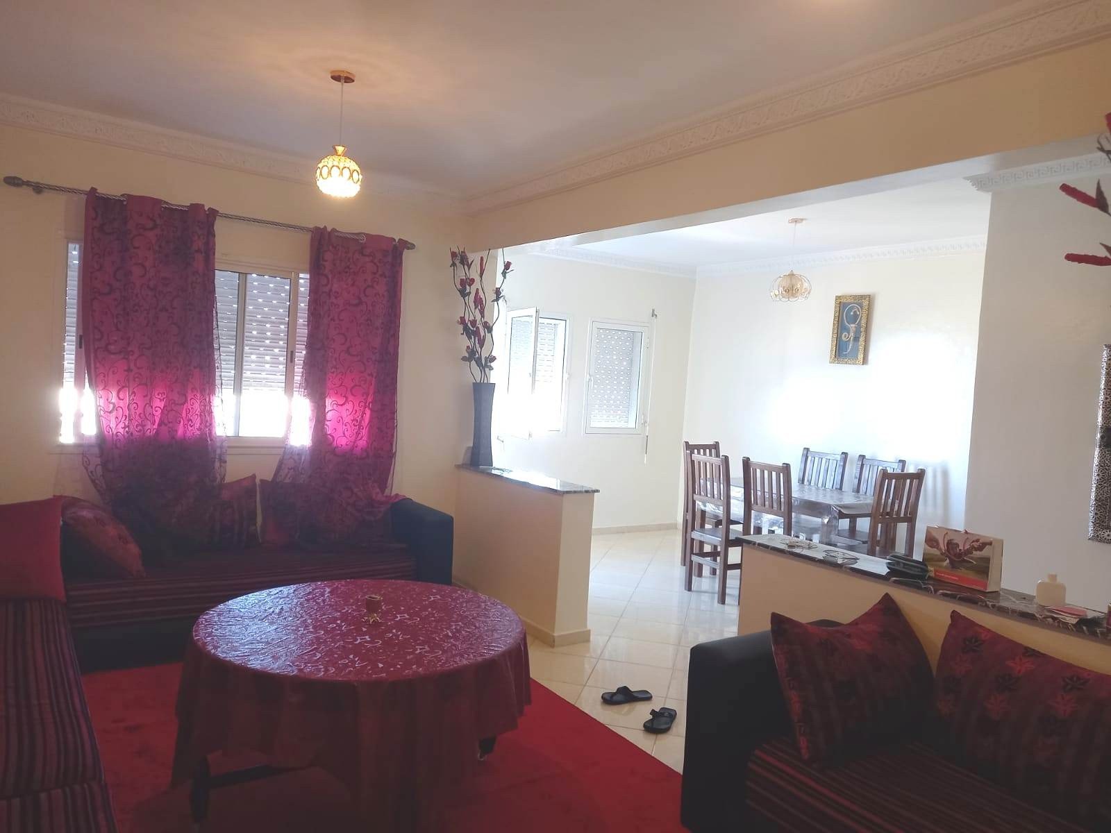 Appartement familial à louer meublé de 3ch avec balcon résidence sécurisée à avenue des FAR