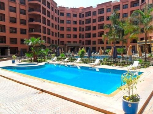 Joli studio rez de chaussé à louer meublé et équipé résidence avec piscine à l'Hivernage