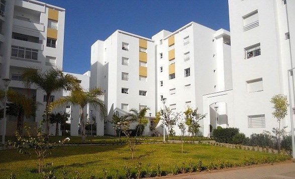 Bel et spacieux appartement en excellent état à louer vide 3ch avec  balcon aux jardins du souss  avenue des FAR