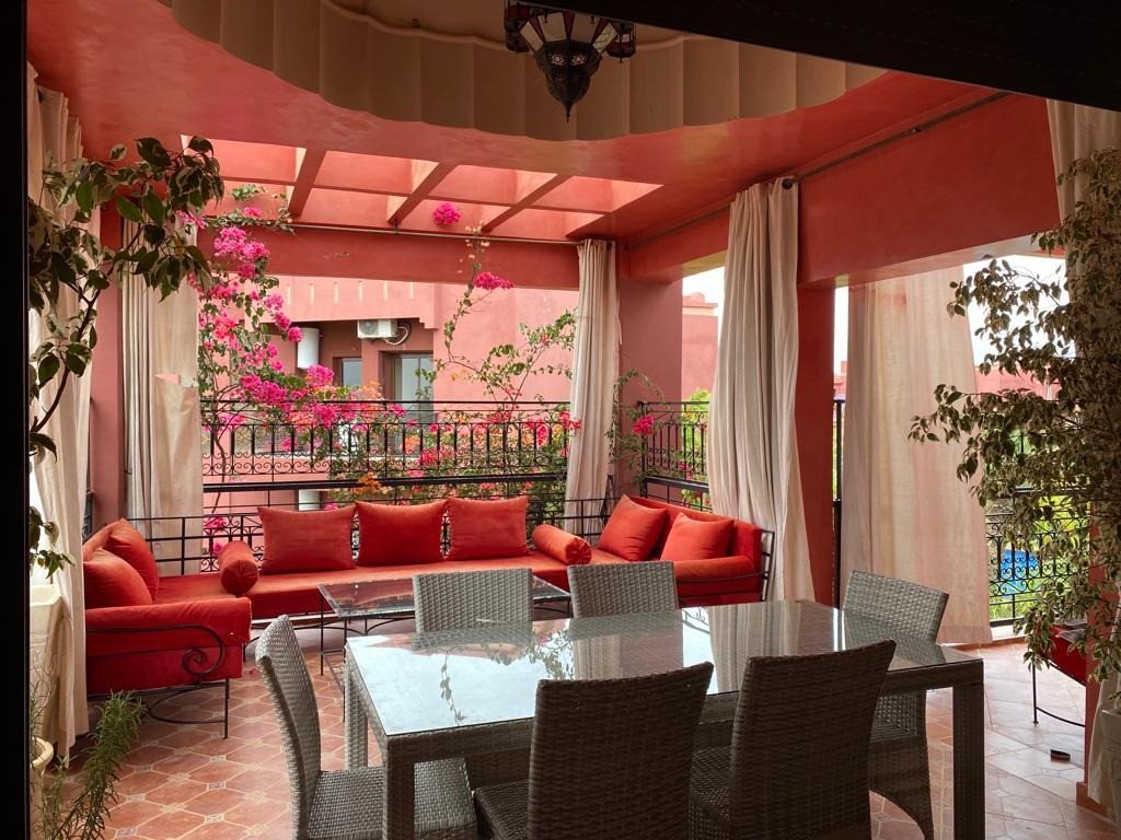 Bel et spacieux appartement 2ch à louer meublé avec jolie terrasse vue sur jardin et piscine résidence sécurisée à Agdal - Marrakech