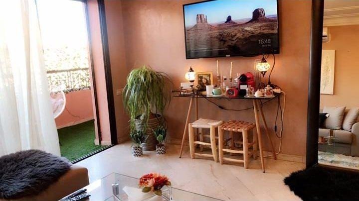 Studio bien meublé avec terrasse situé au dernier étage dans une résidence avec piscine à Guéliz - Marrakech