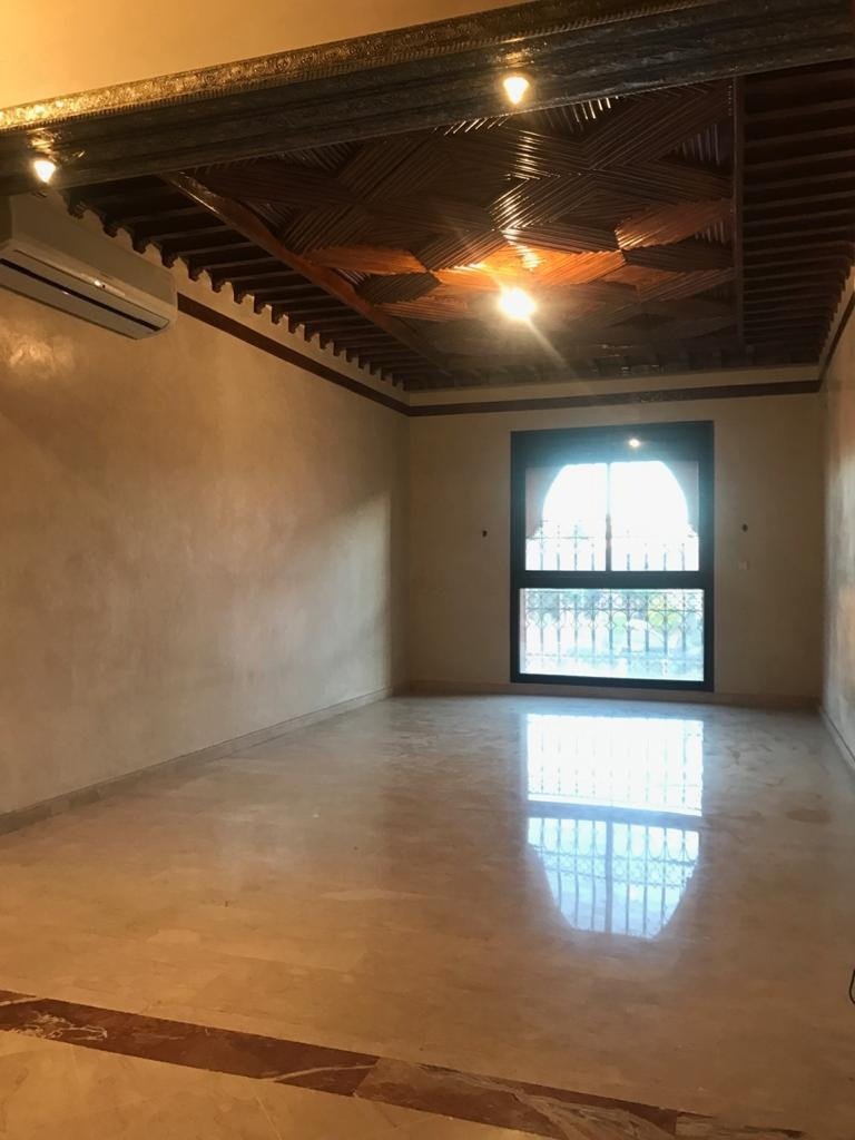 Bel Appartement à Louer Vide situé en Plein Centre de l'hivernage