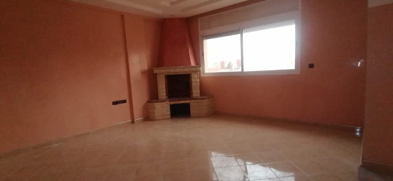 Superbe appartement chaleureux à louer vide  à Tilila Agadir