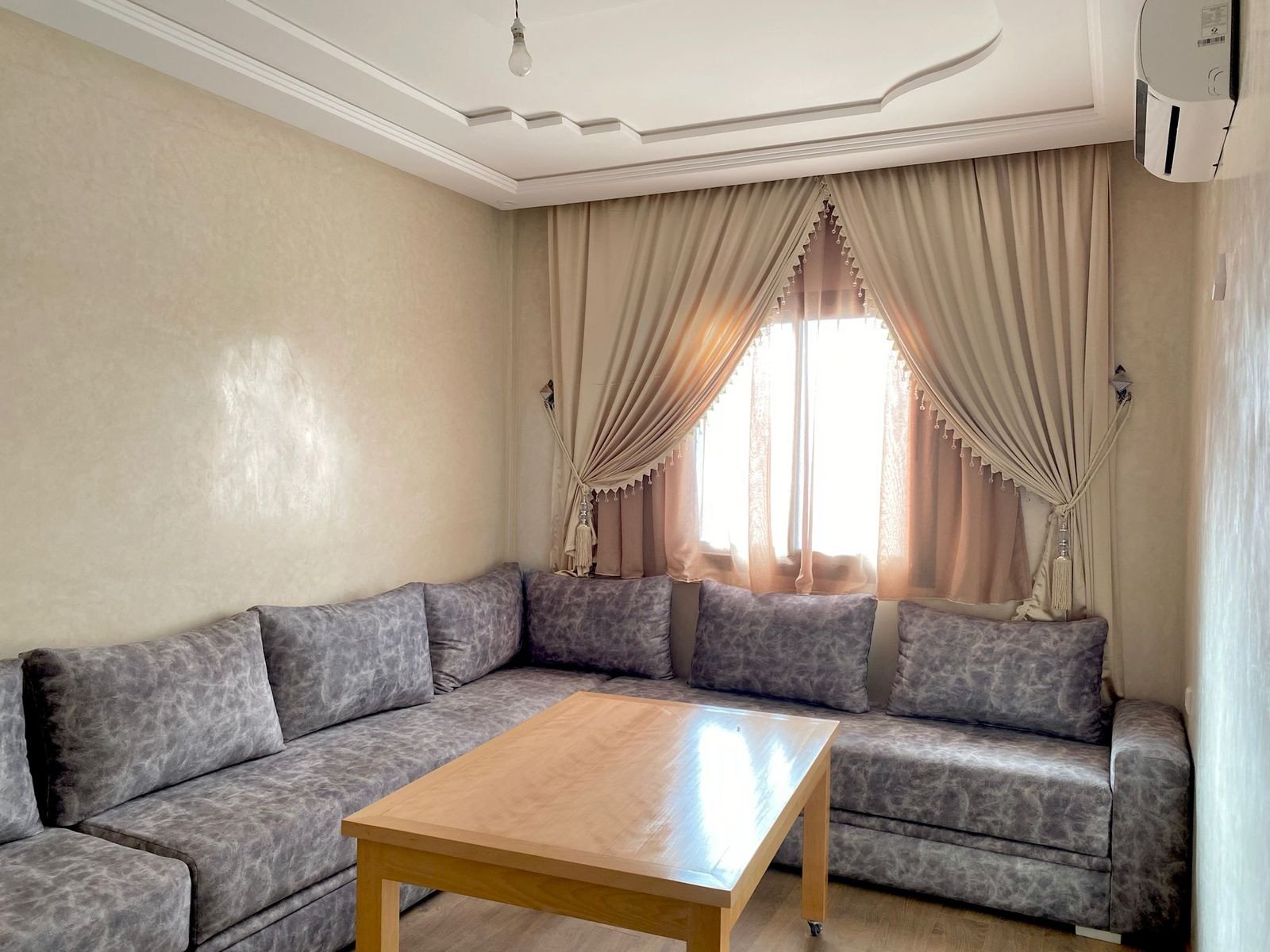 Appartements F2 modernes à louer meublés en bon état à qq pas de la plage de Taghazout