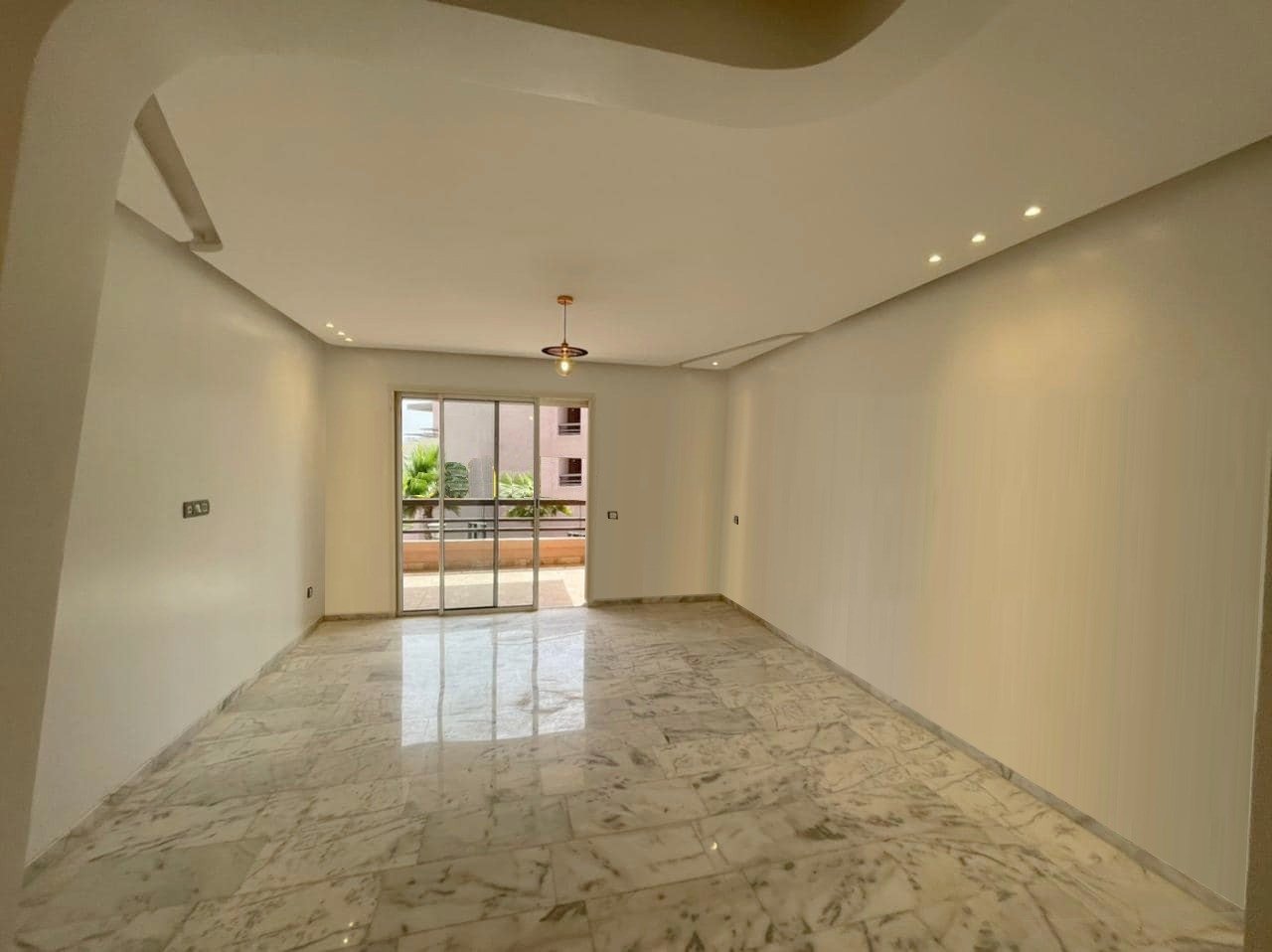 Magnifique Appartement à Louer Vide Situé Dans Une Résidence Avec Jardin et Piscine à AGDAL