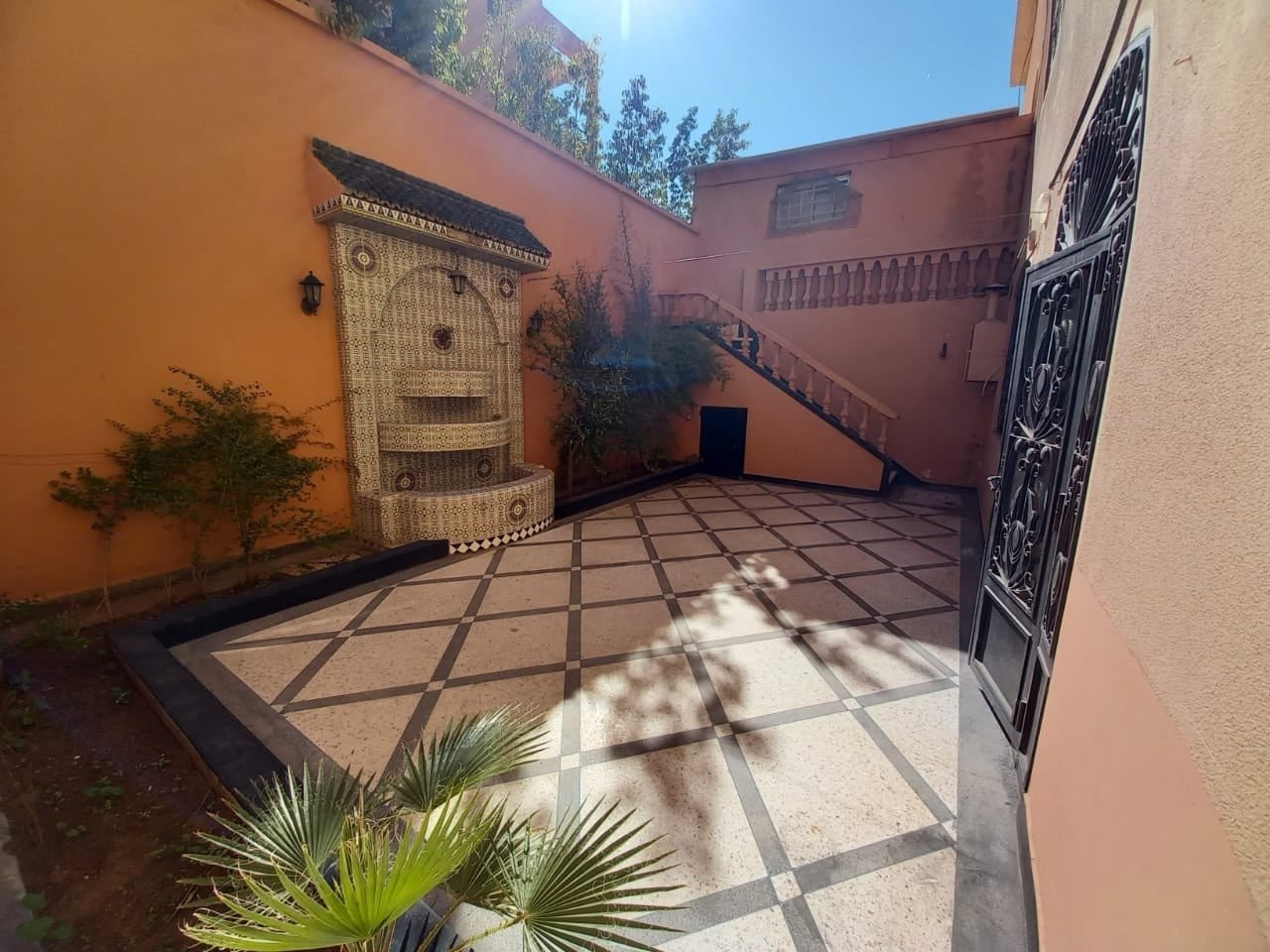 Niveau villa ( Cave ) de 200 m²  à louer vide de 2 chambres avec jardin privé et garage à targa - Marrakech