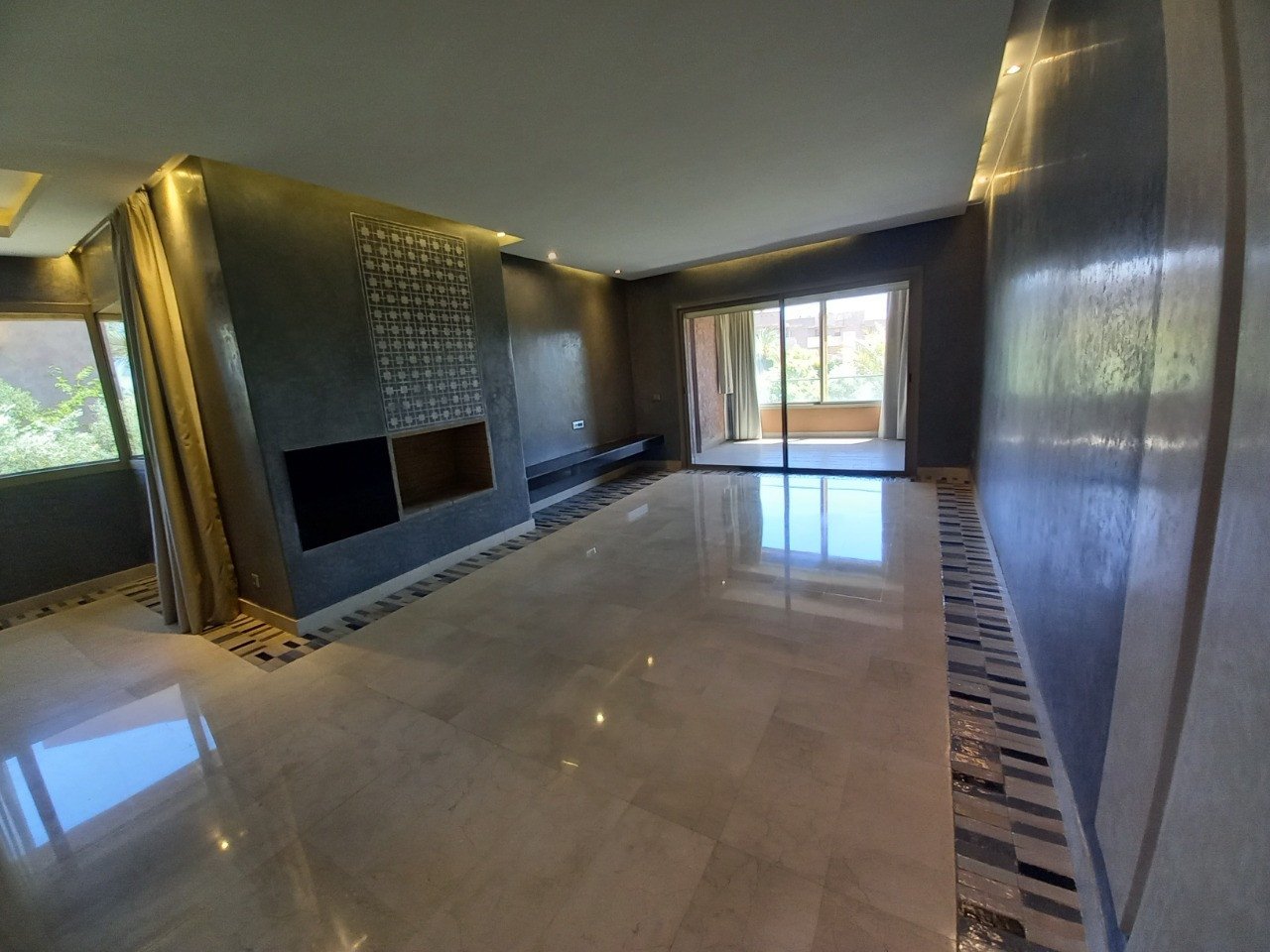 Bel appartement à louer vide de 3ch avec terrasse vue sur jardin et golf au Prestigia