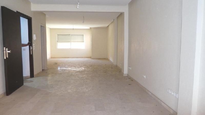 Spacieux plateau bureau tout neuf de 80m² bien situé dans un immeuble en plein centre Guéliz