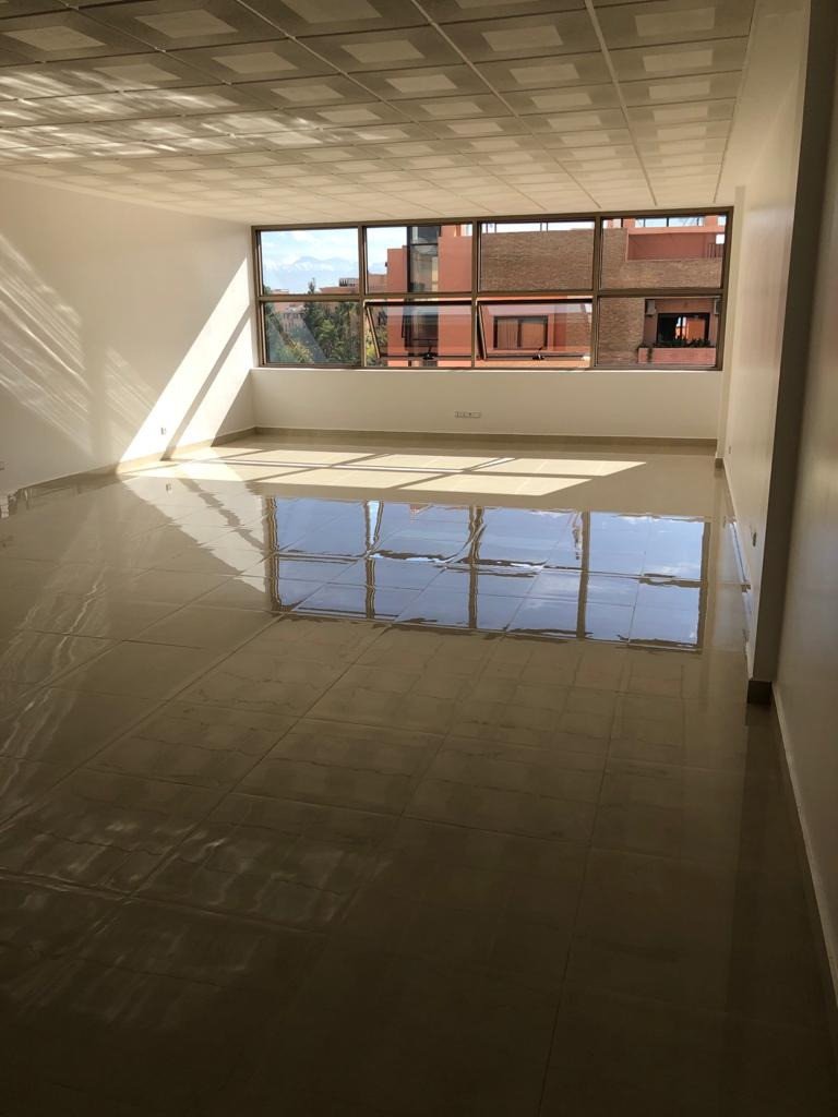 A louer plateau bureau de 72m² bien agencé avec une excellente situation en plein centre De L'hivernage