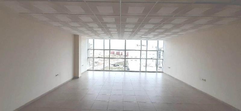 Des plateaux bureaux à louer superficies entre 51 et 86m² avec balcon et terrasse, résidence sécurisée avec parking au quartier Founty - Agadir