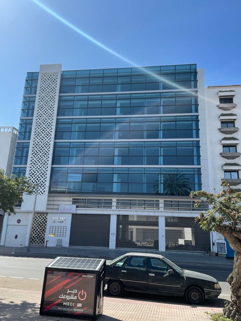 A louer 2 plateaux bureaux neuf de 88m², bien situés dans un immeuble neuf en plein centre d'Agadir, avenue Hassan II