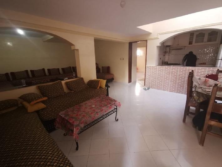 Coquette maison RDC à louer meublée de 2 chambres avec jardin privatif, située dans un quartier résidentiel sécurisé aux Amicales - Agadir