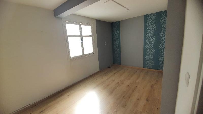 Coquette maison individuelle  à louer vide de 2 chambres avec une cour terrasse au rez de chaussée d'une sup de 90m² dans un quartier calme et sécurisé à Talborjt AGADIR.