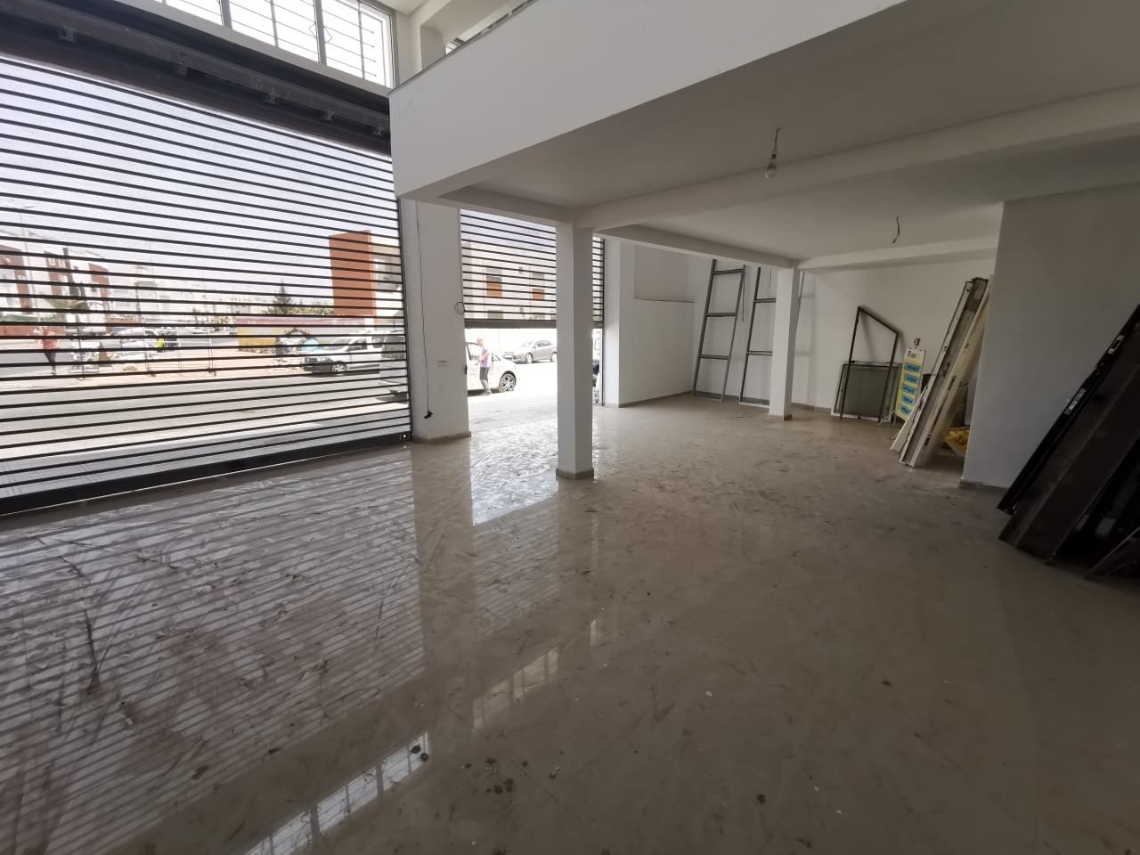 A saisir local commercial à louer de 130m² excellente situation à Salam