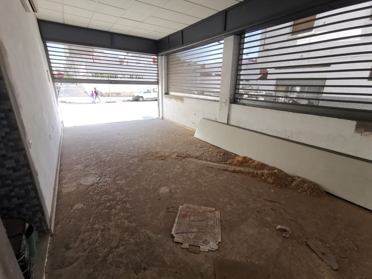 Bonne affaire à saisir: Local commercial à louer  de 105m² 2 niveaux aménagé  les activités commerciales au centre ville d'Agadir au quartier les Abbatoires