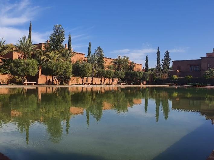 Villa style riad à louer vide de 3 chambres avec terrasse, jardin et cheminée dans une résidence avec piscine collective à Agdal - Marrakech