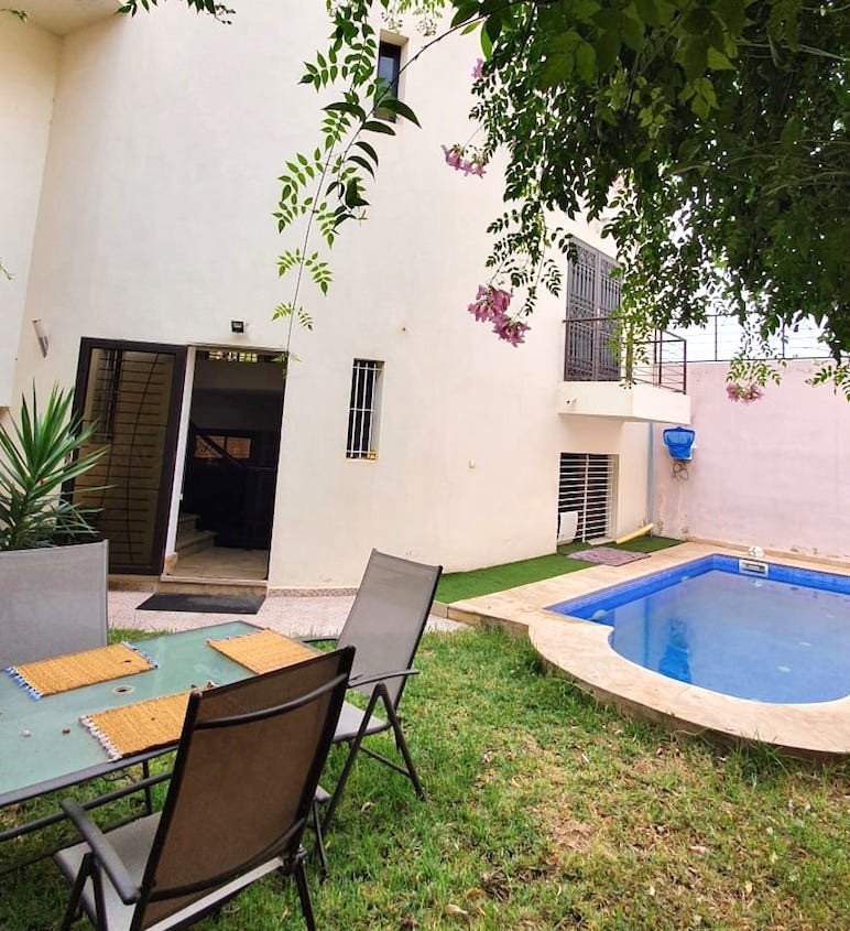 Très Jolie Villa vide à louer vide ou meublée  avec jardin et piscine  privée à Targa - Marrakech