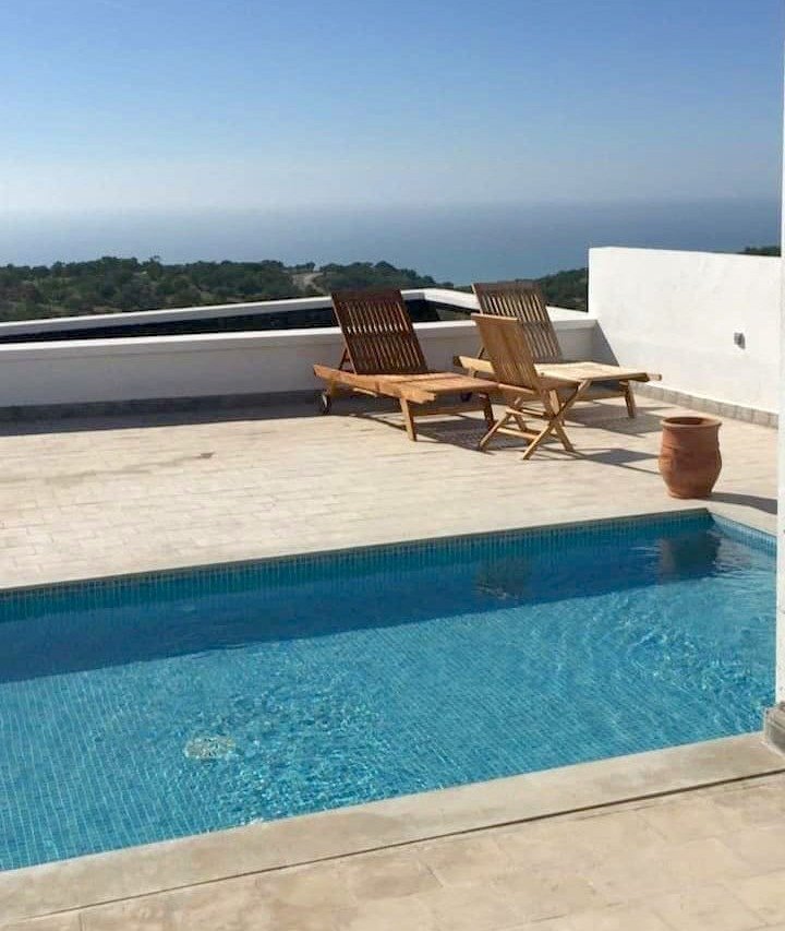 Villa de charme  style beldi Chic, à louer avec terrasse; piscine, vue sublime sur la mer Juste au dessus de Taghazout à  23km d'Agadir .