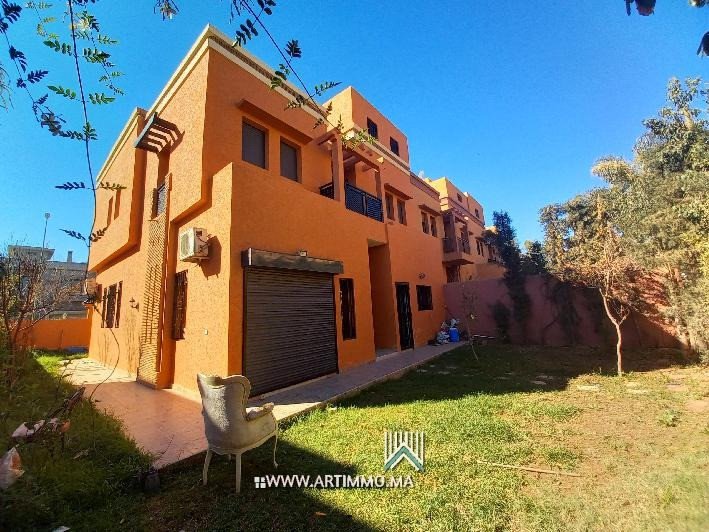 Coquette Villa à louer vide ou semi meublée de 4 chambres avec cheminée, terrasse et jardin privé dans un quartier calme proche de Targa - Marrakech