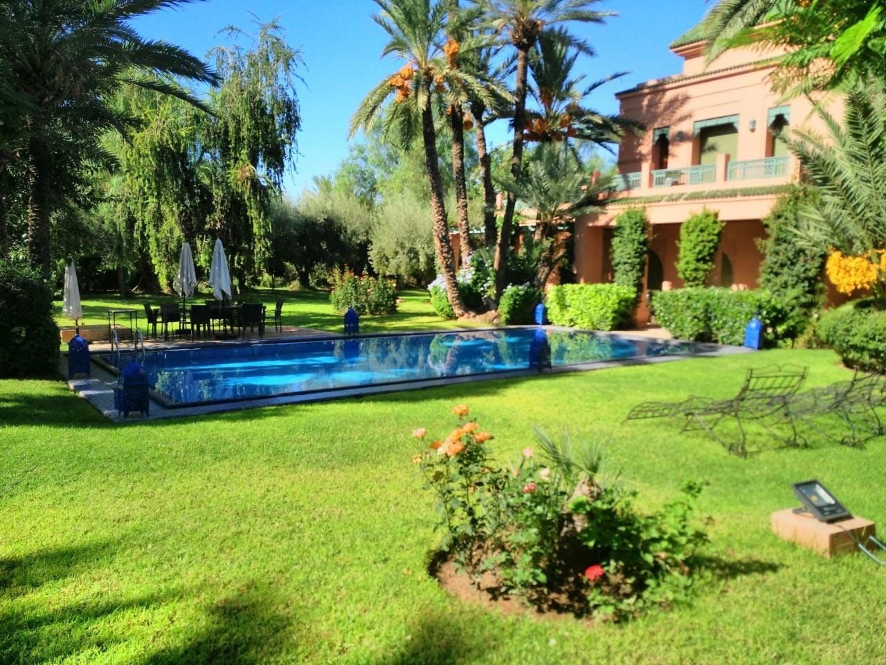 Villa de charme à louer bien meublée et équipée de 4 suites avec beau jardin, piscine privée aux jardins de la palmeraie - Marrakech