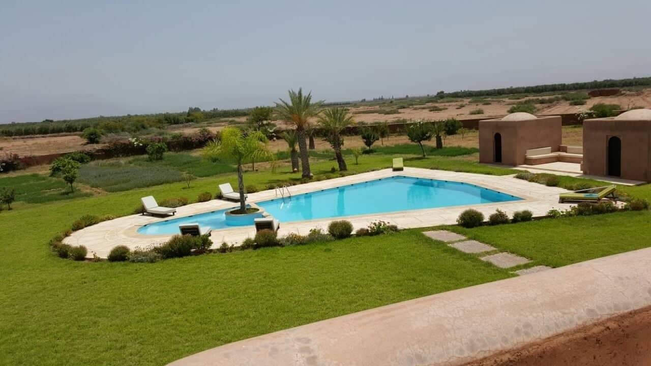 Magnifique Villa de 3 Chambres avec Piscine et  grand Jardin privatifs situé à   20 Km de Marrakech