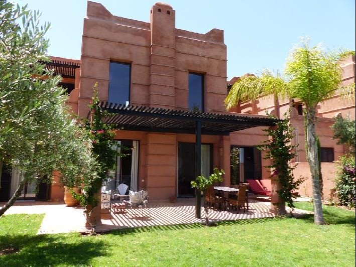 Superbe Villa meublée  de 4ch avec piscine privée et jardin  à louer  aux jardins d'Atlas à Marrakech