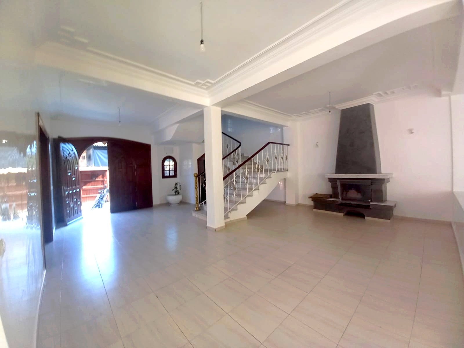 Villa familiale à louer vide de 4 chambres avec cheminée et jardin privé située à TARGA - MARRAKECH