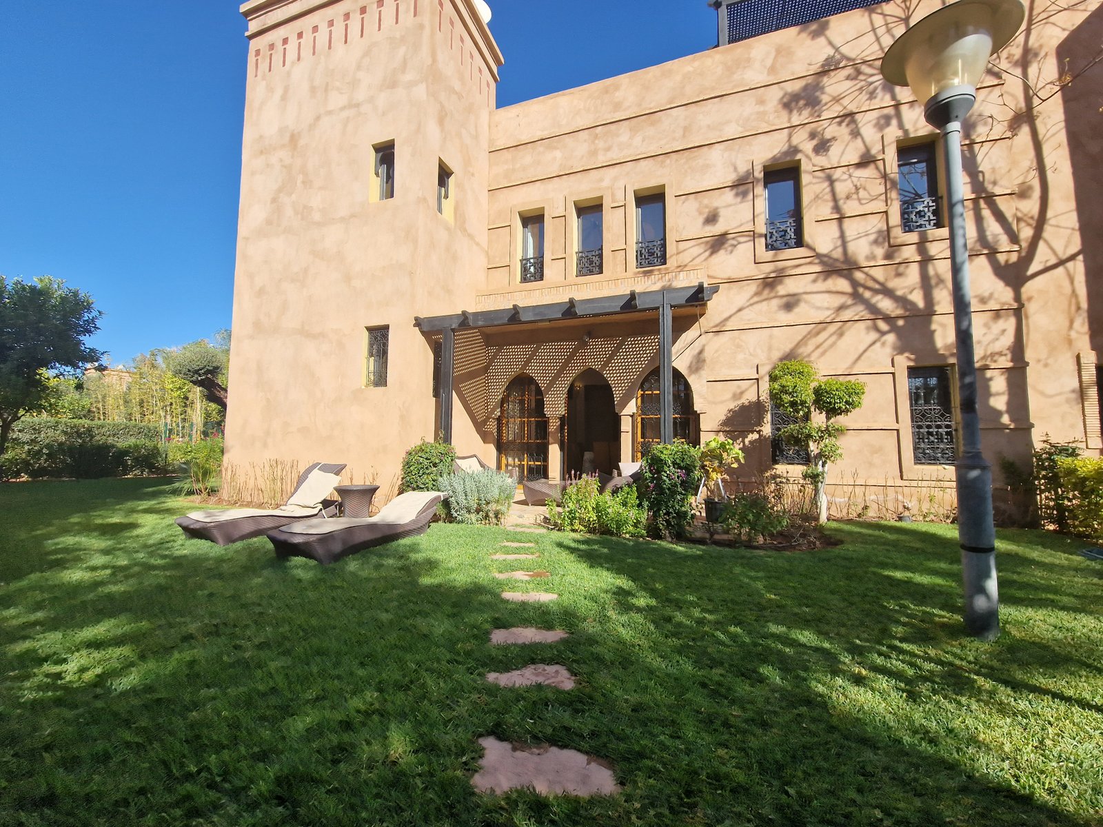 BELLE VILLA DE STYLE RIAD À LOUER RESIDENCE SECURISEE AVEC PISCINE