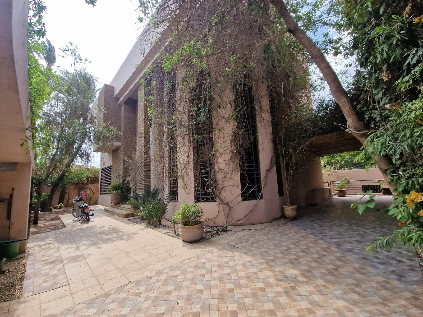 Rarissime : Villa À vendre ou à louer plein centre USAGE MIXTE