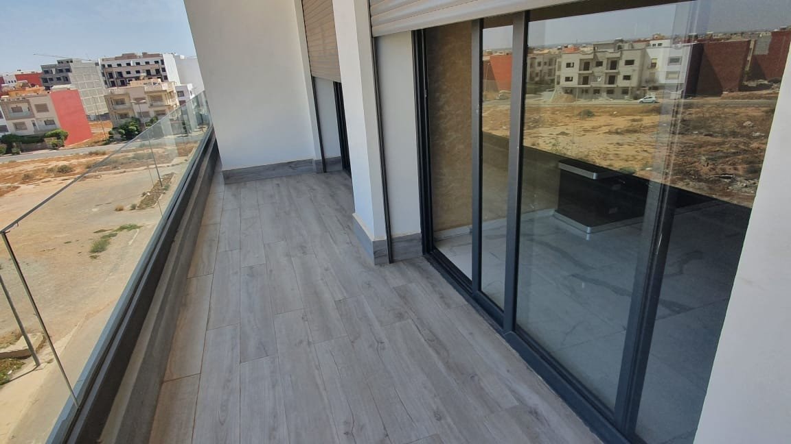Résidence APPARTEMENT MODERNE , avec finition Chic et lumineuse ,  au cœur du centre ville AGADIR , Superficie allant du 90m² à 105m² , cuisine Modulable Offerte composée en 3 pièces