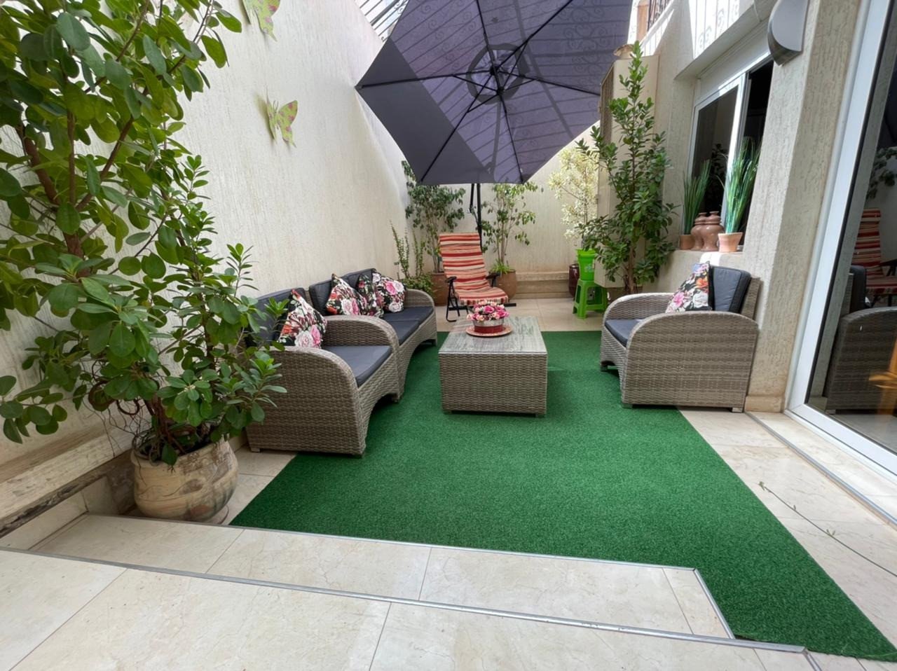 A VENDRE très joli appartement de 116m² entièrement rénové avec goût 2ch avec une belle terrasse au centre d'Agadir