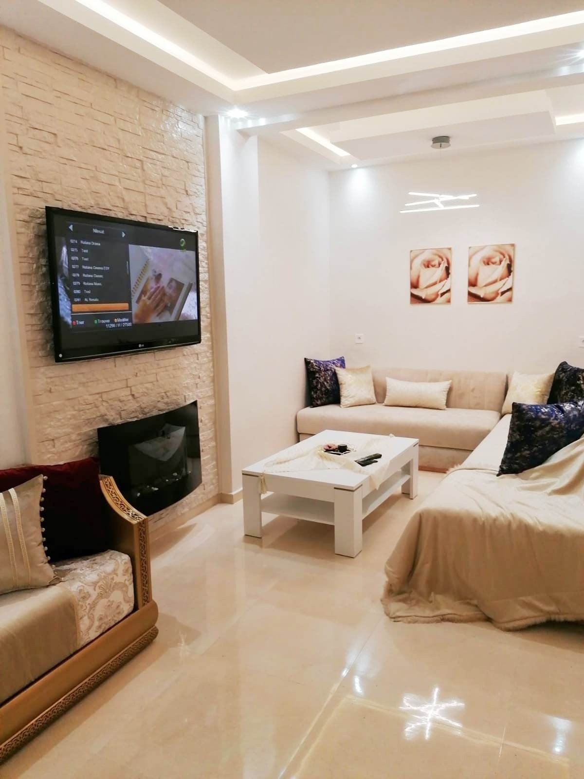 A vendre appartement duplex neuf de 134m² 3 ch avec une terrasse privative, situé dans une résidence avec piscine au quartier El Houda