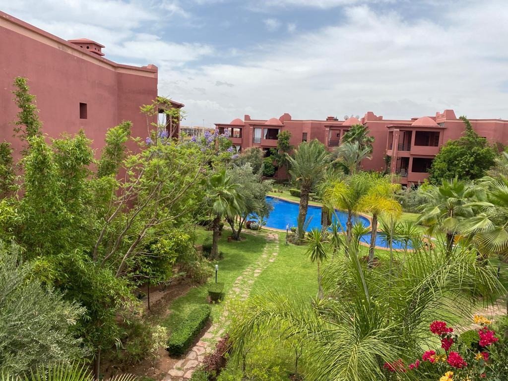Affaire à saisir:  	Bel et spacieux appartement 2ch à vendre meublé avec jolie terrasse vue sur jardin et piscine résidence sécurisée à Agdal - Marrakech