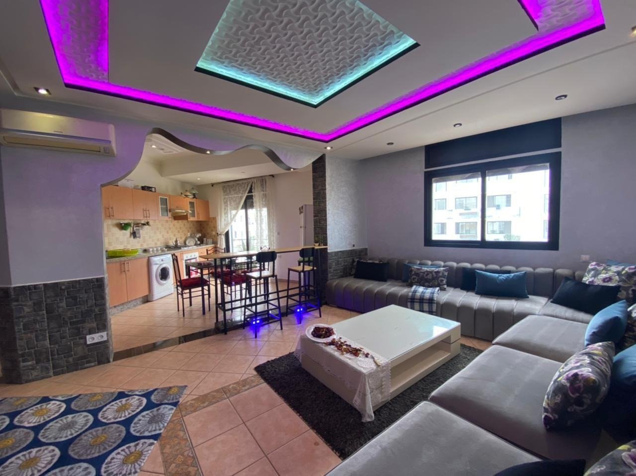 A vendre: Bel appartement spacieux et bien agencé de 100m² F3, en bon état, situé au zone touristique d'Agadir dans une résidence sécurisée avec jardin et piscine  à Founty