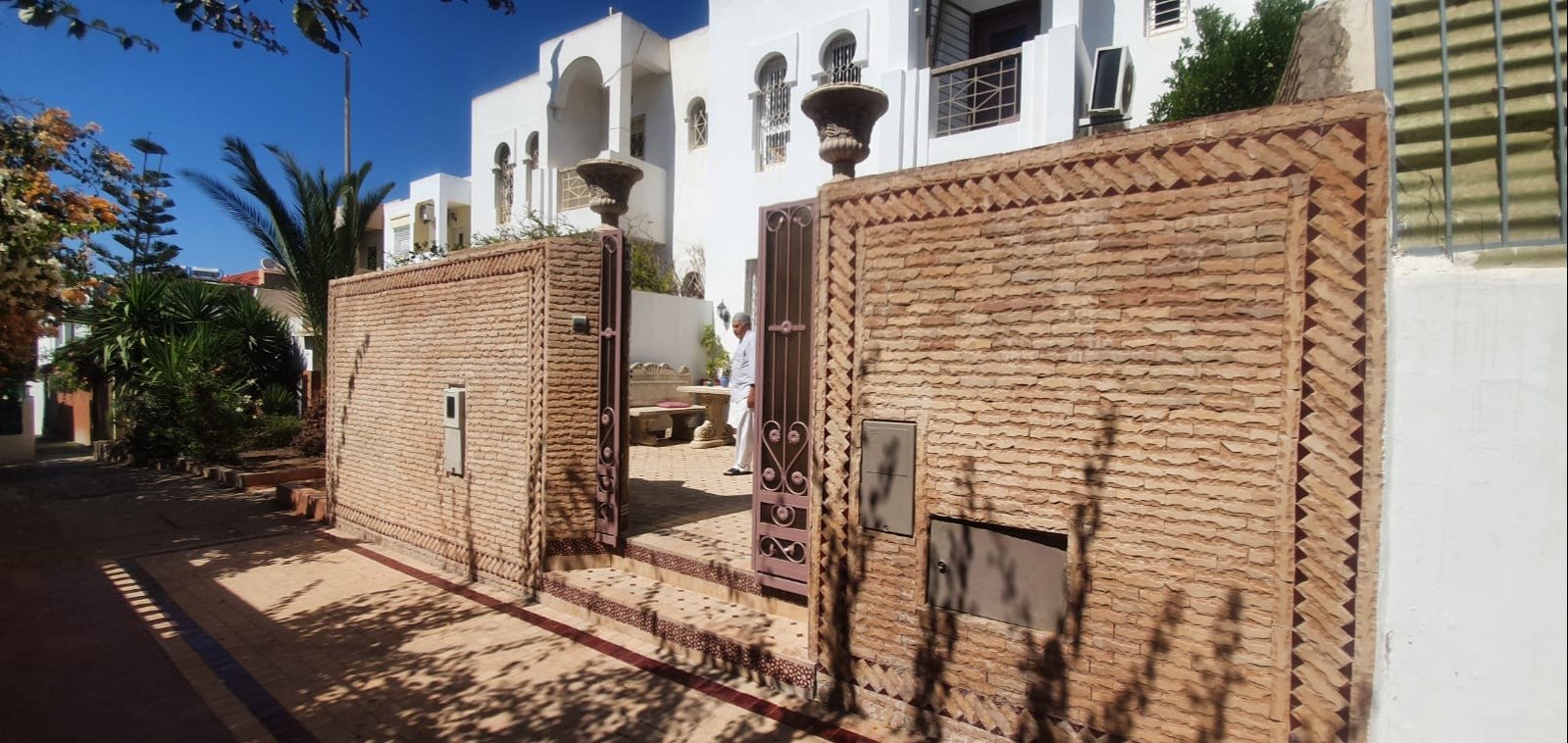 TINASS IMMO vous a trouvé une villa meublée de 3 chambres d'une sup de 160m² avec jardin et terrasse dans un quartier calme et sécurisé à Hay Charaf agadir