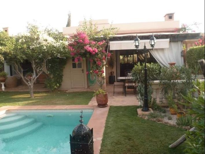 Coquette villa de 2 chambres, style riad à vendre avec piscine privée, dans un domaine sécurisé à 35 Kms d'Agadir et de ses plages