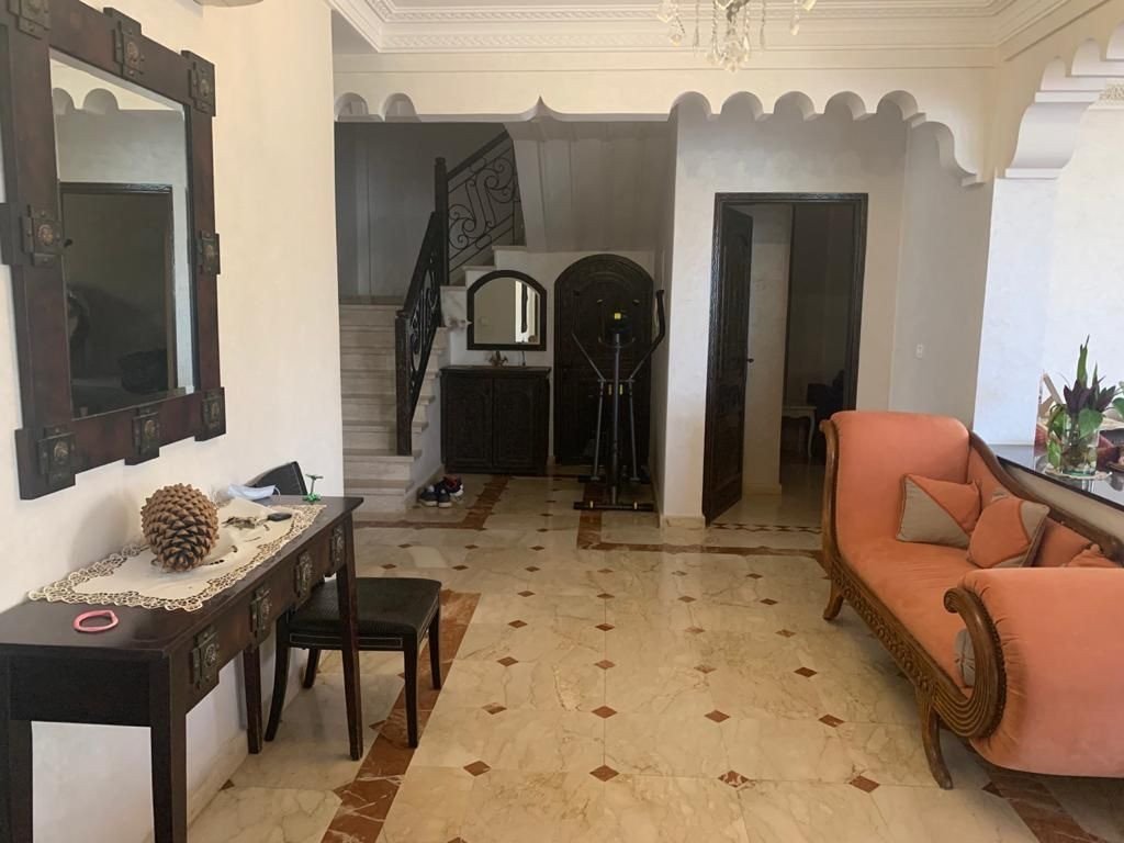 Très belle villa d'angle spacieuse  avec jardin à vendre située à ElWifak - Agadir