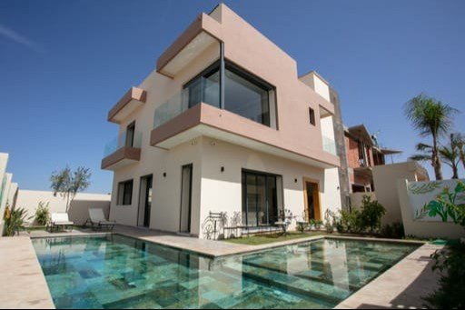 Belle villa de style contemporain avec piscine privée  au Golf Noria